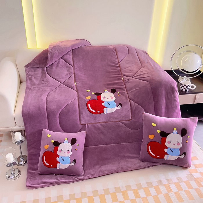 91家纺网 家纺一手货源 找家纺 阳光依佰 2023新款牛奶绒毛巾绣秋冬加厚抱枕被 紫色