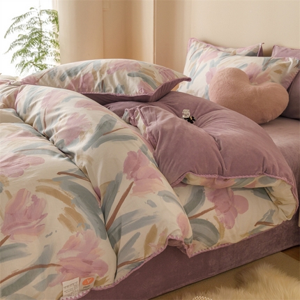 91家纺网 家纺一手货源 找家纺 总红粉佳人新款小清新卡通贝壳边三角针棉加绒单被套