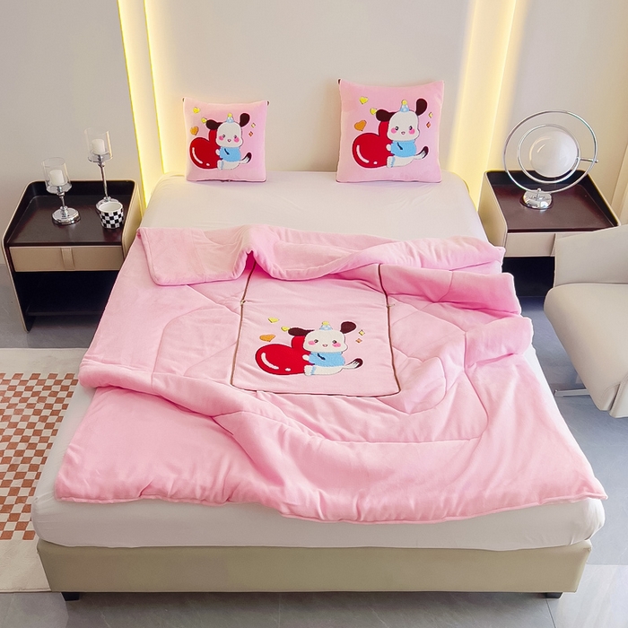 91家纺网 家纺一手货源 找家纺 阳光依佰 2023新款牛奶绒毛巾绣秋冬加厚抱枕被 粉玉