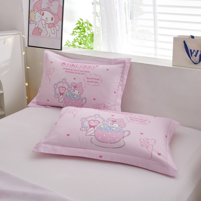 91家纺网 家纺一手货源 找家纺 蘭菲2023新款全棉印染三丽鸥全棉大版卡通四件套-枕套 花园宝宝