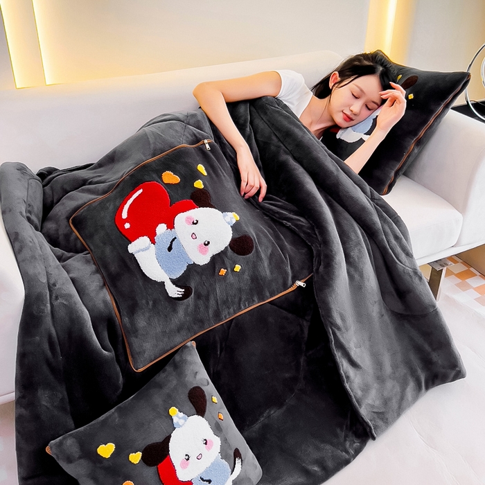 91家纺网 家纺一手货源 找家纺 阳光依佰 2023新款牛奶绒毛巾绣秋冬加厚抱枕被 深灰