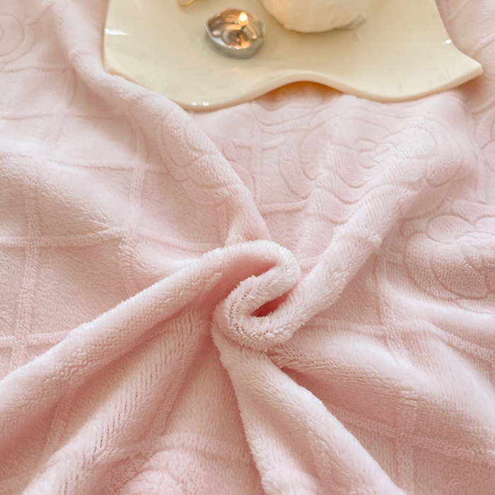 91家纺网 家纺一手货源 找家纺 澳梵 2023新款雕花牛奶绒四件套 浪漫花都-粉