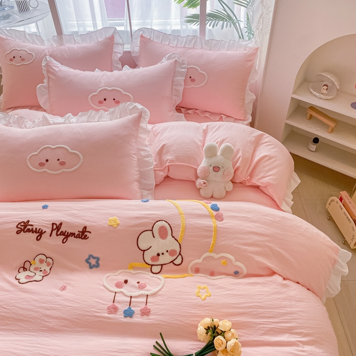 91家纺网 家纺一手货源 找家纺 易禾家纺 2024新款水洗棉毛巾绣晚安梦四件套专版花型 晚安梦-粉