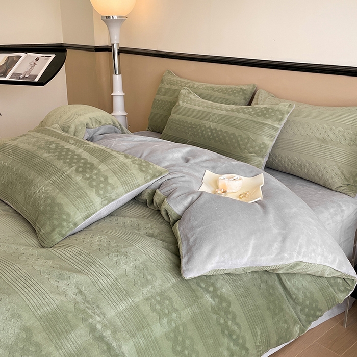 91家纺网 家纺一手货源 找家纺 澳梵 2023新款雕花牛奶绒四件套 巴洛特-草绿