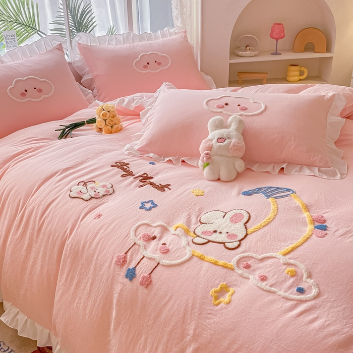 91家纺网 家纺一手货源 找家纺 易禾家纺 2024新款水洗棉毛巾绣晚安梦四件套专版花型 晚安梦-粉