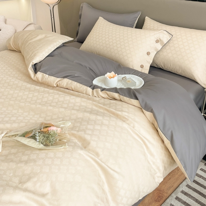 91家纺网 家纺一手货源 找家纺 慕色家纺 2023新款40全棉提花四叶草系列四件套 四叶草-米驼+中灰