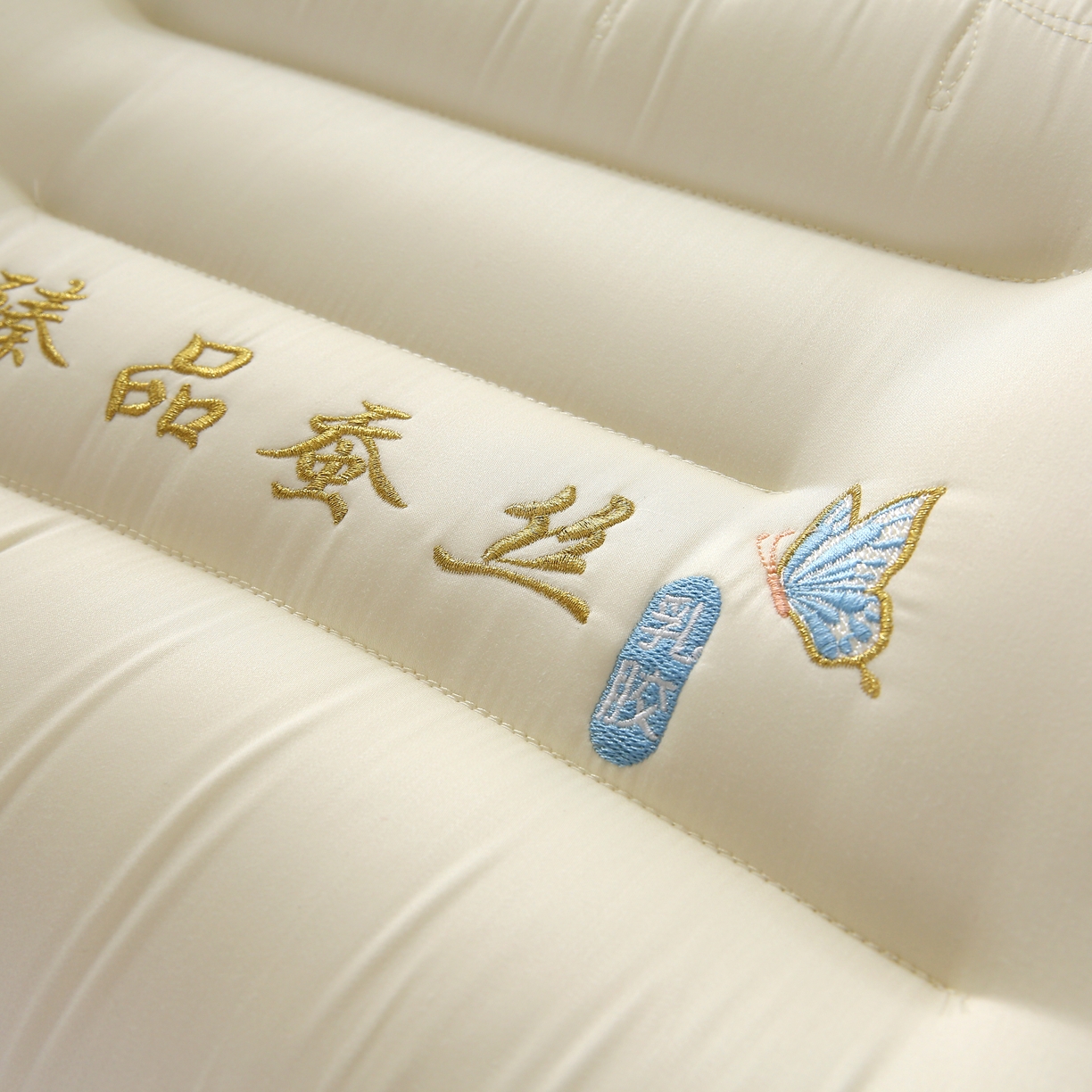 91家纺网 家纺一手货源 找家纺 天意美  2023新款护颈锥助眠臻品蚕丝乳胶枕头枕芯 48x74cm臻品蚕丝-白（一只）