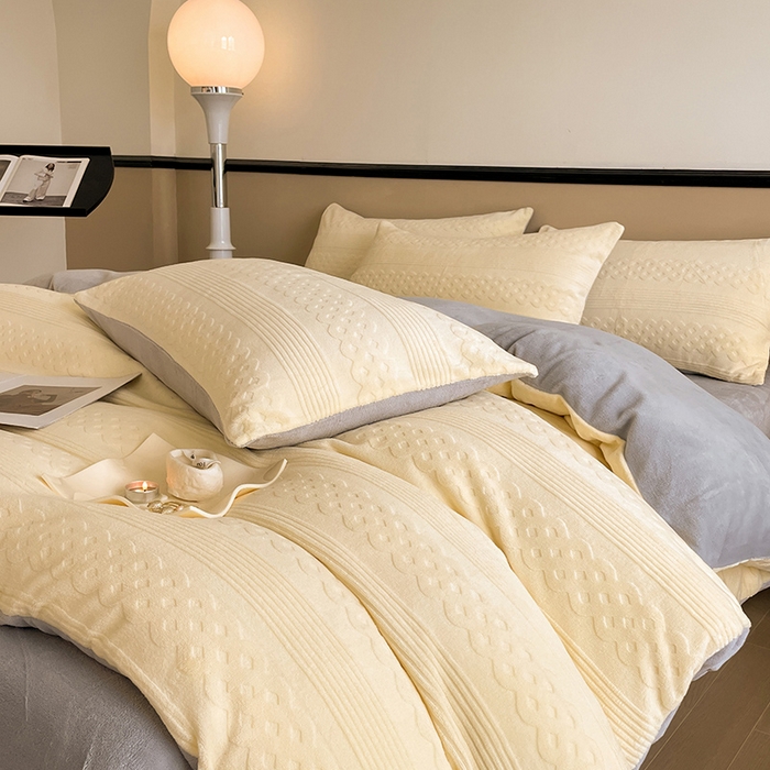 91家纺网 家纺一手货源 找家纺 澳梵 2023新款雕花牛奶绒四件套 巴洛特-嫩黄