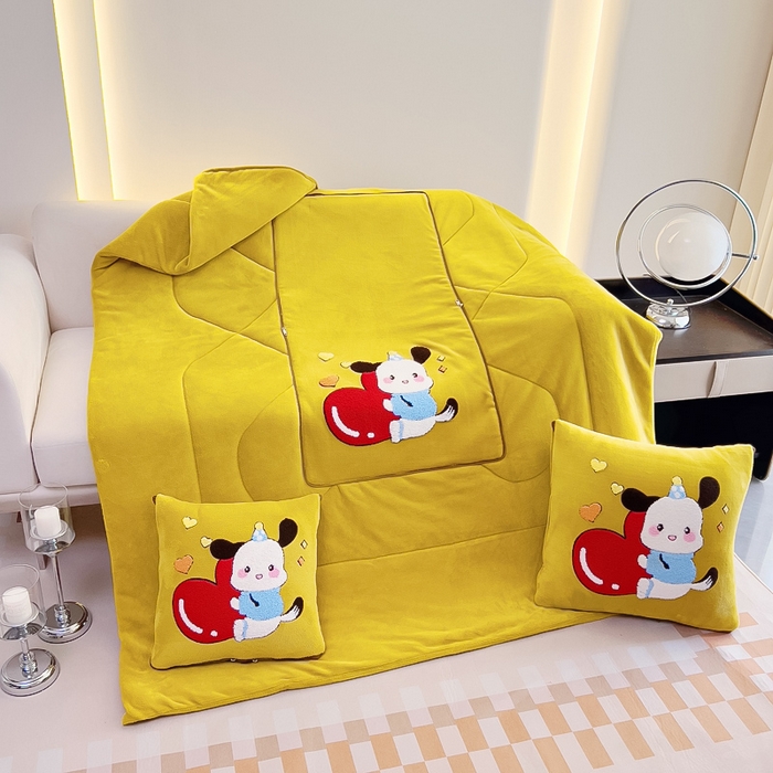 91家纺网 家纺一手货源 找家纺 阳光依佰 2023新款牛奶绒毛巾绣秋冬加厚抱枕被 明黄