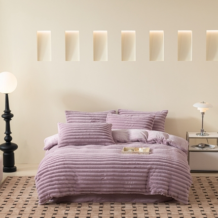 91家纺网 家纺一手货源 找家纺 逸尚阁 2024秋冬新款高克重条纹兔兔绒四件套系列 条纹兔绒-奢华紫