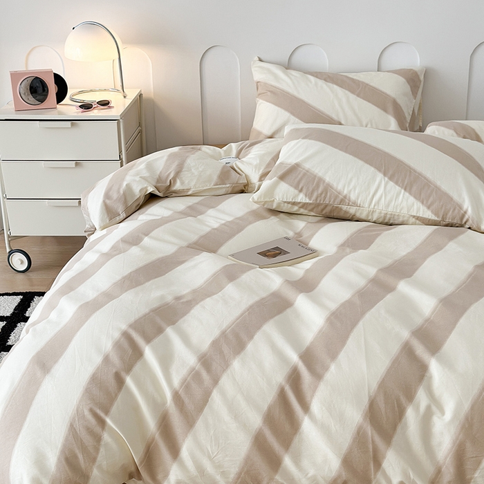 91家纺网 家纺一手货源 找家纺 昔可家纺 2023新款多巴胺少女风条纹全棉四件套 奶茶条