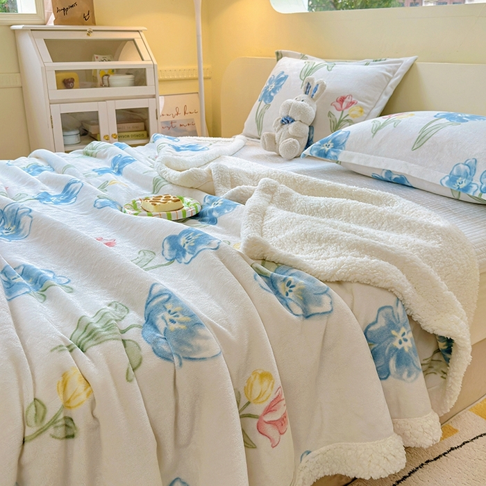 91家纺网 家纺一手货源 找家纺 沐慕 2023新款毛毯 蓝色花海