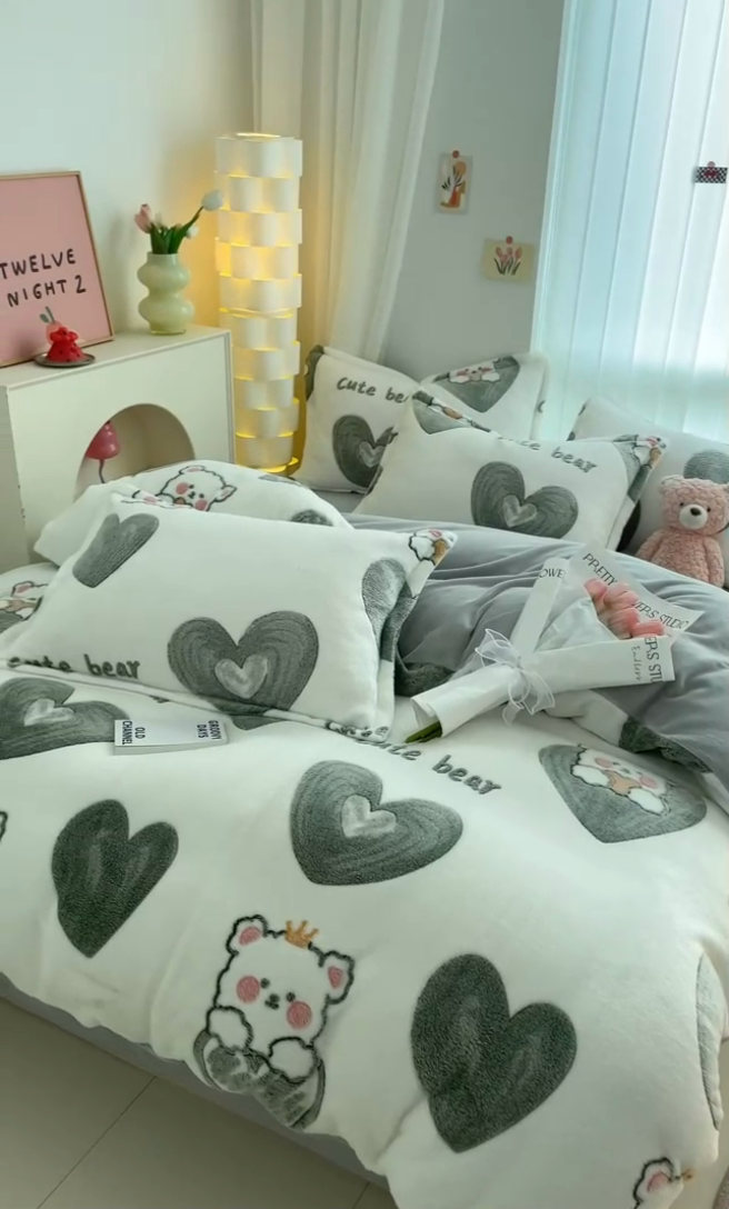 91家纺网 家纺一手货源 找家纺 同田家纺 2024秋冬新品雪花绒牛奶绒印花四件套 爱心熊