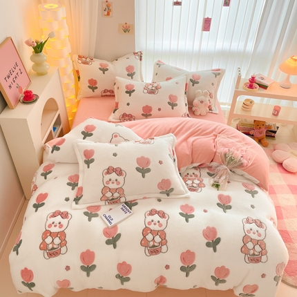 91家纺网 家纺一手货源 找家纺 同田家纺 2024秋冬新品雪花绒牛奶绒印花四件套 小花朵朵