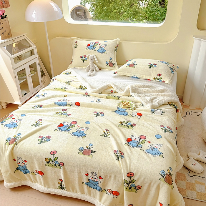 91家纺网 家纺一手货源 找家纺 沐慕 2023新款毛毯 花丛兔兔