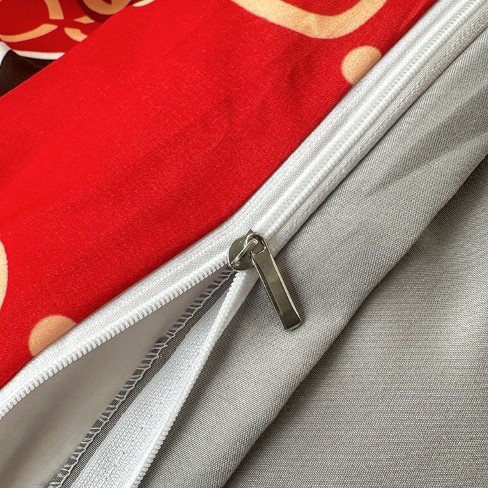 91家纺网 家纺一手货源 找家纺 色鬼布艺 2023新款加厚双面磨毛数码大版印花四件套 潮酷熊