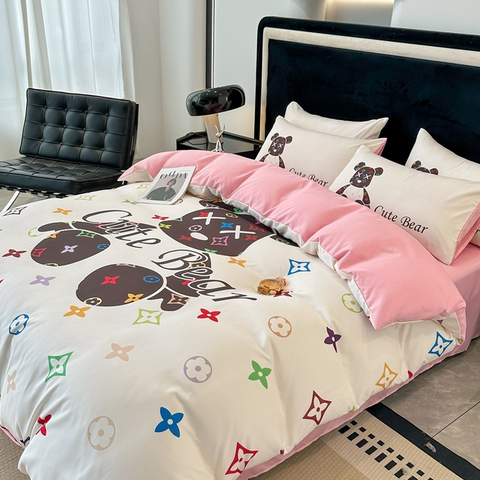 91家纺网 家纺一手货源 找家纺 色鬼布艺 2023新款加厚双面磨毛数码大版印花四件套 多彩熊