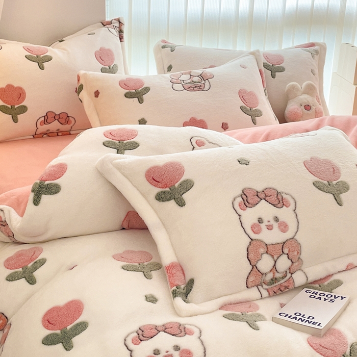 91家纺网 家纺一手货源 找家纺 同田家纺 2024秋冬新品雪花绒牛奶绒印花四件套 小花朵朵