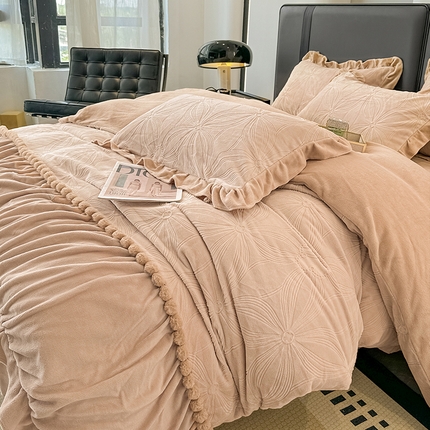 91家纺网 家纺一手货源 找家纺 （总）花漾 2024秋冬新款雕花牛奶绒珍珠工艺款四件套