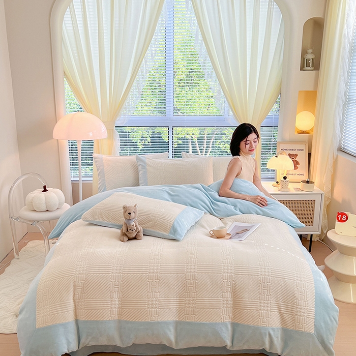 91家纺网 家纺一手货源 找家纺 新月家纺（锦威郎） 2024新款秋冬230克海貂绒牛奶绒四件套-艾梵希 艾梵希- 蓝