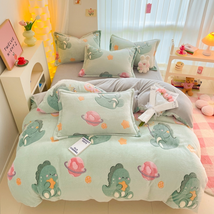 91家纺网 家纺一手货源 找家纺 同田家纺 2024秋冬新品雪花绒牛奶绒印花四件套 星球恐龙