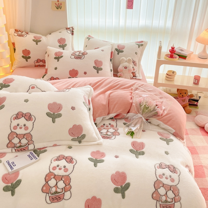 91家纺网 家纺一手货源 找家纺 同田家纺 2024秋冬新品雪花绒牛奶绒印花四件套 小花朵朵