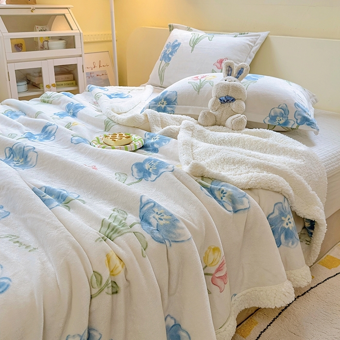 91家纺网 家纺一手货源 找家纺 沐慕 2023新款毛毯 蓝色花海