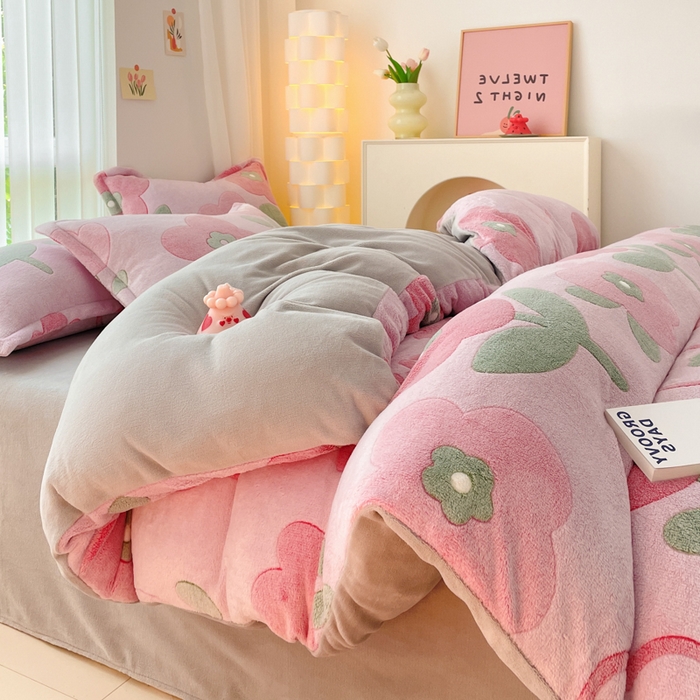 91家纺网 家纺一手货源 找家纺 同田家纺 2024秋冬新品雪花绒牛奶绒印花四件套 秘密花园