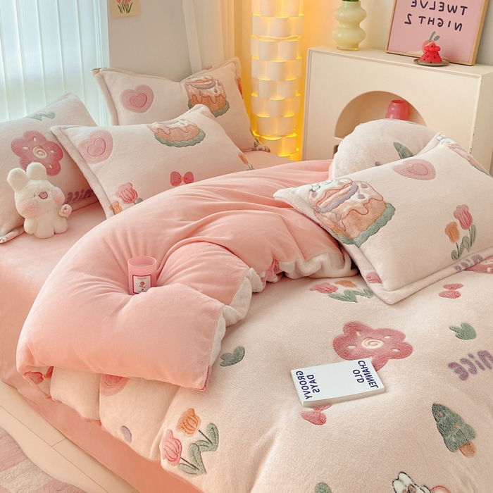 91家纺网 家纺一手货源 找家纺 同田家纺 2024秋冬新品雪花绒牛奶绒印花四件套 甜蜜派对