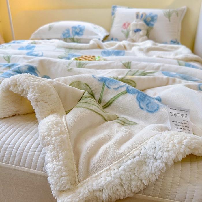 91家纺网 家纺一手货源 找家纺 沐慕 2023新款毛毯 蓝色花海