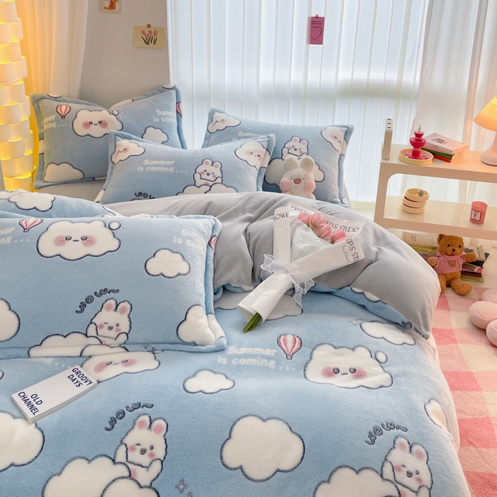 91家纺网 家纺一手货源 找家纺 同田家纺 2024秋冬新品雪花绒牛奶绒印花四件套 蓝天白云