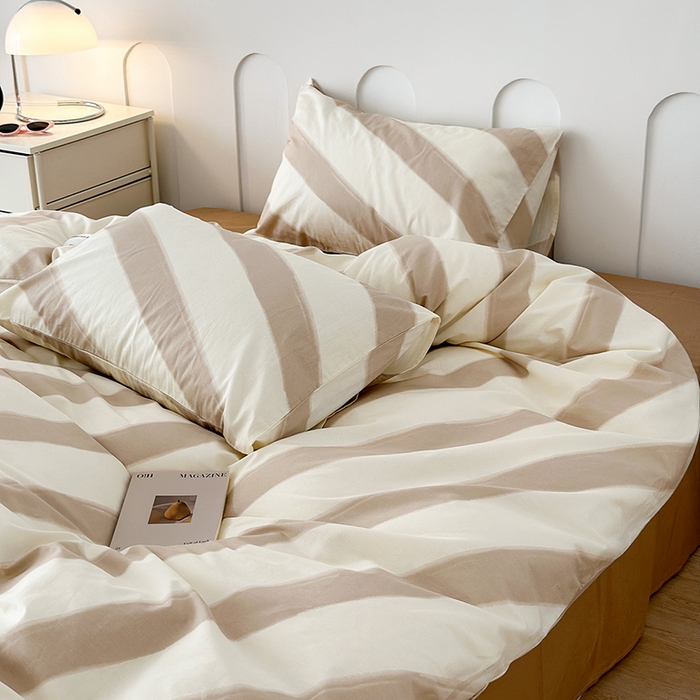 91家纺网 家纺一手货源 找家纺 昔可家纺 2023新款多巴胺少女风条纹全棉四件套 奶茶条