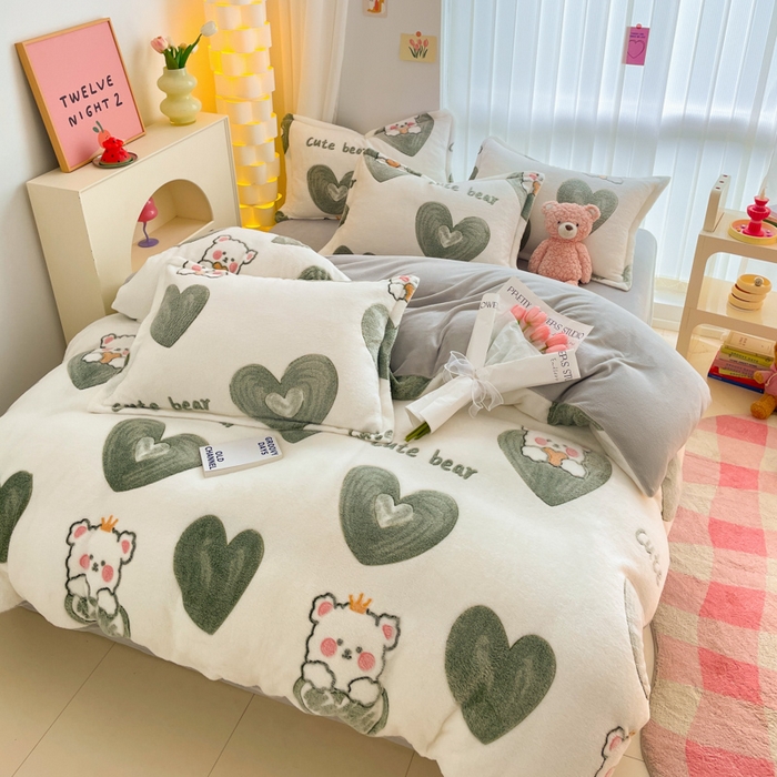 91家纺网 家纺一手货源 找家纺 同田家纺 2024秋冬新品雪花绒牛奶绒印花四件套 爱心熊