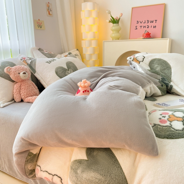 91家纺网 家纺一手货源 找家纺 同田家纺 2024秋冬新品雪花绒牛奶绒印花四件套 爱心熊