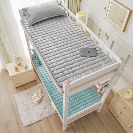 91家纺网 家纺一手货源 找家纺 （总）雅萱  2023新款大豆牛奶绒学生床护垫