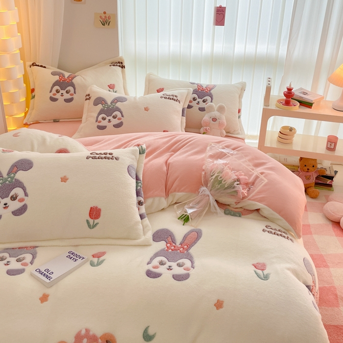 91家纺网 家纺一手货源 找家纺 同田家纺 2024秋冬新品雪花绒牛奶绒印花四件套 可爱小兔