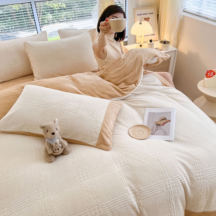 91家纺网 家纺一手货源 找家纺 新月家纺（锦威郎） 2024新款秋冬230克海貂绒牛奶绒四件套-艾梵希 艾梵希- 驼