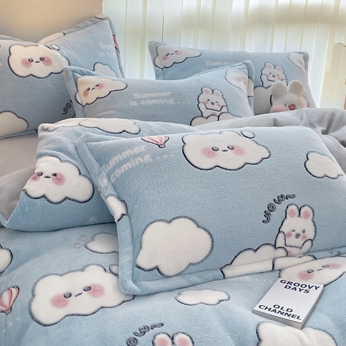 91家纺网 家纺一手货源 找家纺 同田家纺 2024秋冬新品雪花绒牛奶绒印花四件套 蓝天白云