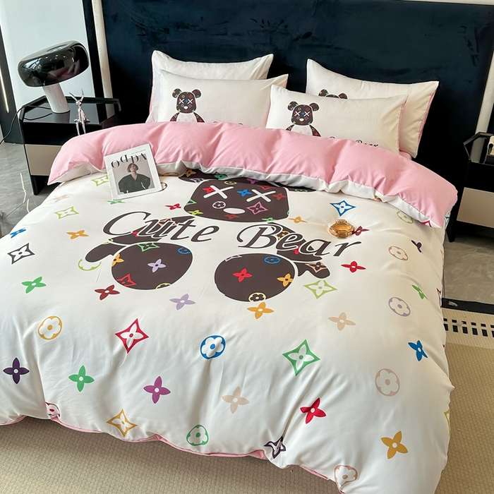 91家纺网 家纺一手货源 找家纺 色鬼布艺 2023新款加厚双面磨毛数码大版印花四件套 多彩熊