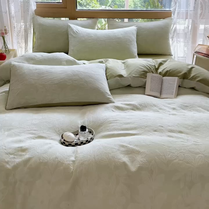 91家纺网 家纺一手货源 找家纺 琪格格纺织 2023新款爱在春秋系列A类纯棉加厚色织三层纱四件套 爱在春秋绿