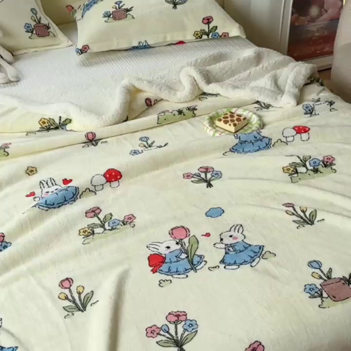 91家纺网 家纺一手货源 找家纺 沐慕 2023新款毛毯 花丛兔兔