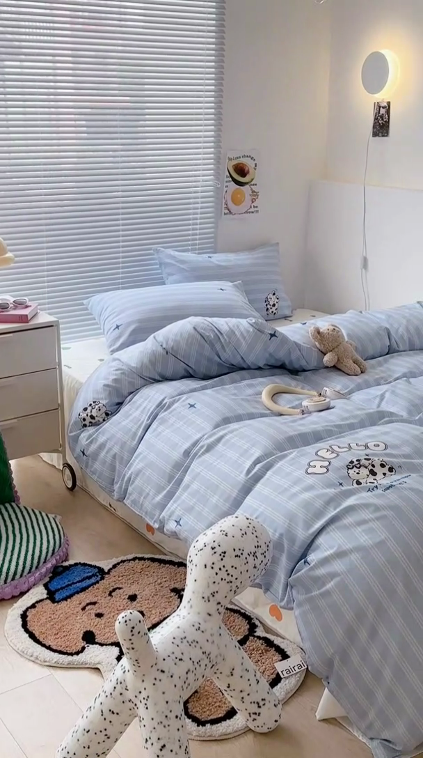 91家纺网 家纺一手货源 找家纺 昔可家纺 2023新款多巴胺卡通学生季全棉四件套 蓝条小奶狗