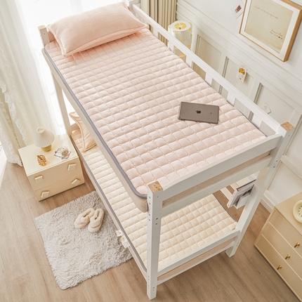 91家纺网 家纺一手货源 找家纺 （总）雅萱  2023新款大豆牛奶绒学生床护垫