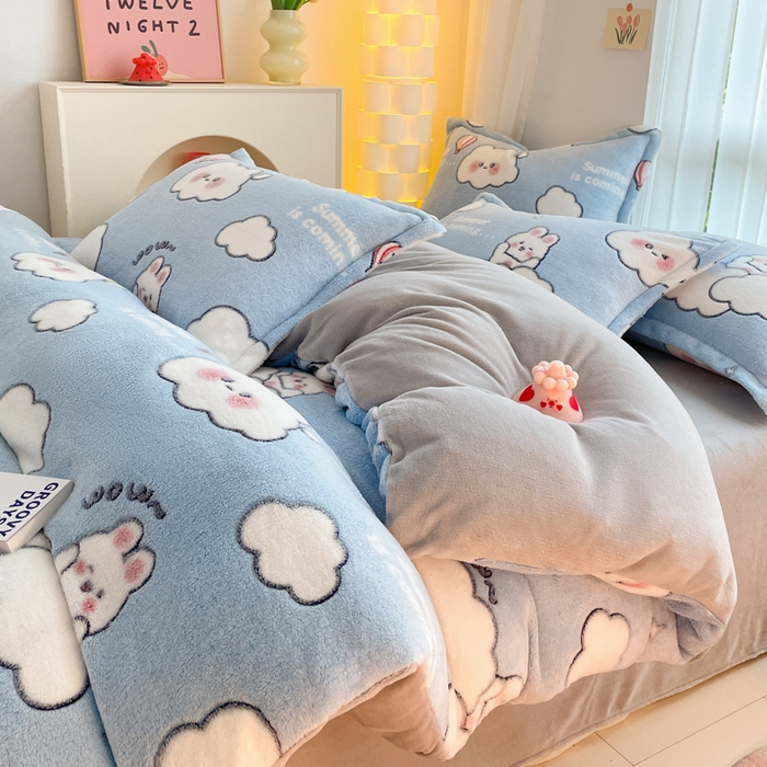 91家纺网 家纺一手货源 找家纺 同田家纺 2024秋冬新品雪花绒牛奶绒印花四件套 蓝天白云