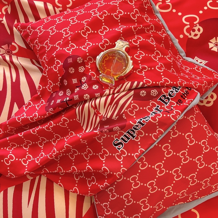 91家纺网 家纺一手货源 找家纺 色鬼布艺 2023新款加厚双面磨毛数码大版印花四件套 潮酷熊