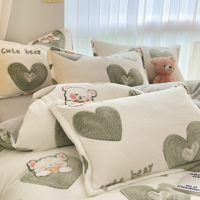 91家纺网 家纺一手货源 找家纺 同田家纺 2024秋冬新品雪花绒牛奶绒印花四件套 爱心熊