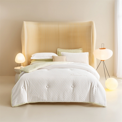 91家纺网 家纺一手货源 找家纺 换种生活 新款A类空气层大豆冬被系列 象牙白