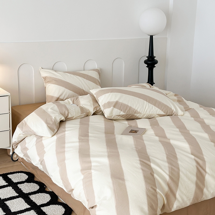 91家纺网 家纺一手货源 找家纺 昔可家纺 2023新款多巴胺少女风条纹全棉四件套 奶茶条