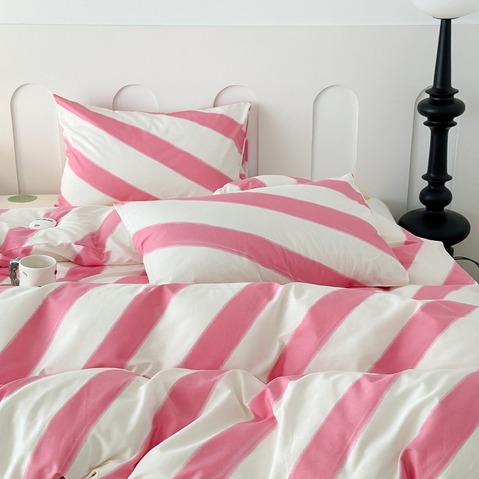 91家纺网 家纺一手货源 找家纺 昔可家纺 2023新款多巴胺少女风条纹全棉四件套 多巴胺粉条