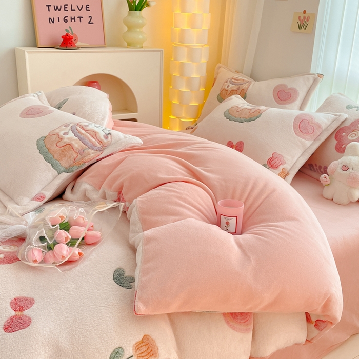 91家纺网 家纺一手货源 找家纺 同田家纺 2024秋冬新品雪花绒牛奶绒印花四件套 甜蜜派对